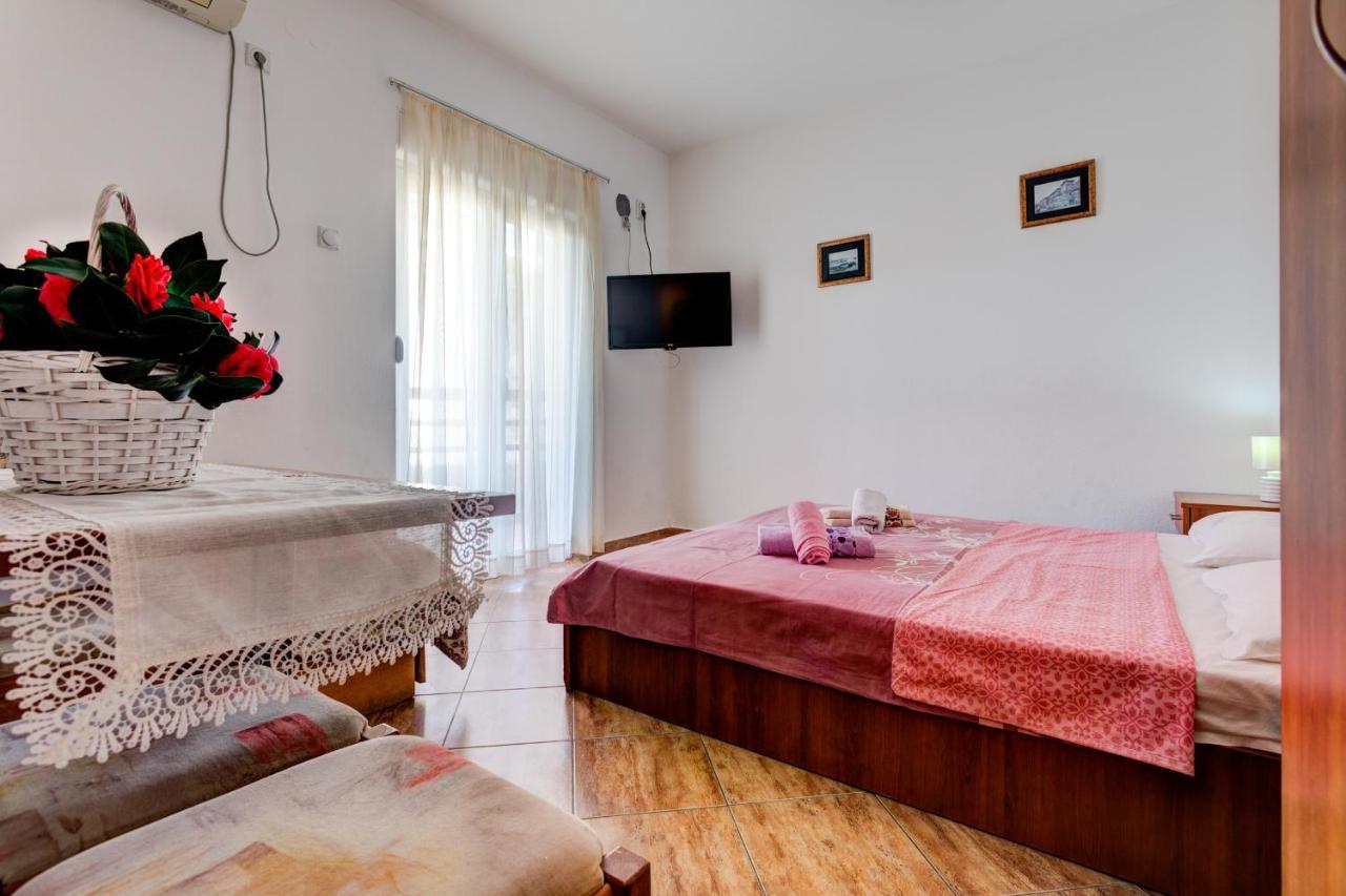 Villa Savovic Petrovac na moru Exterior foto