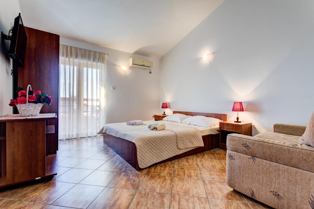 Villa Savovic Petrovac na moru Exterior foto