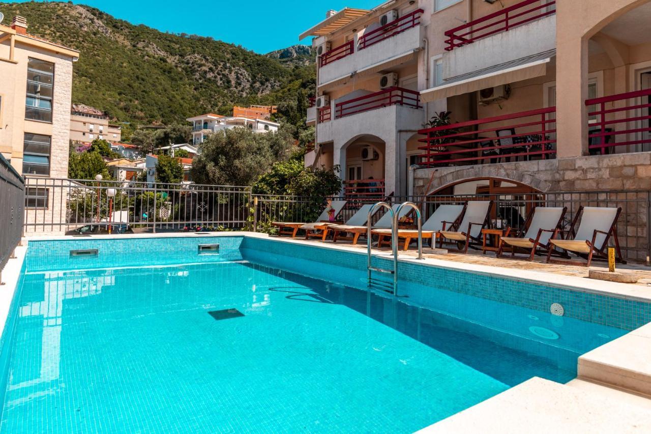 Villa Savovic Petrovac na moru Exterior foto