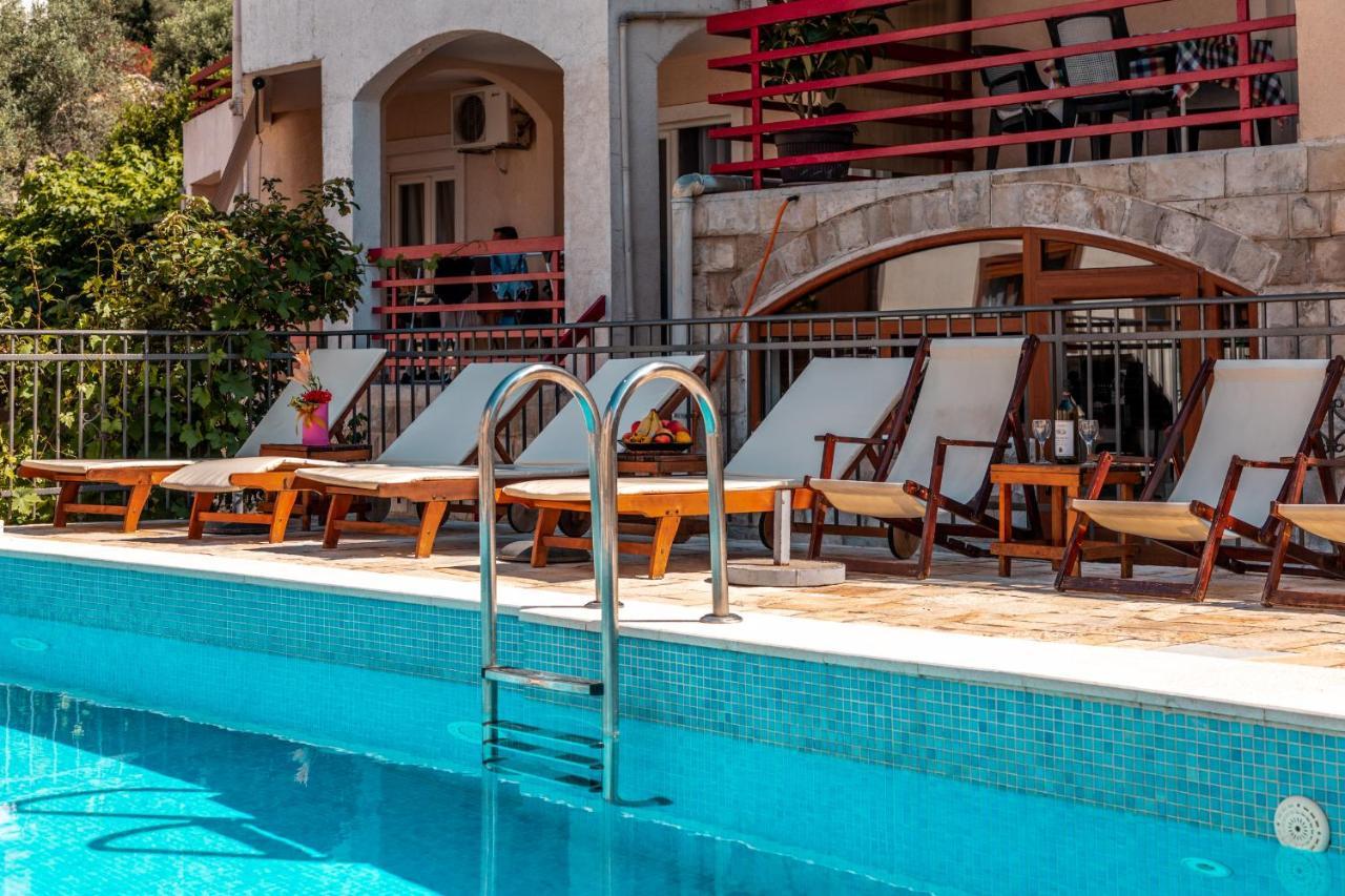 Villa Savovic Petrovac na moru Exterior foto